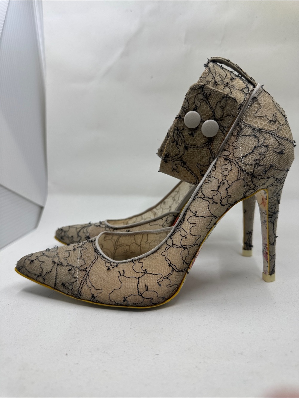 Erdem Runway Shoes - Picture 2 of 4